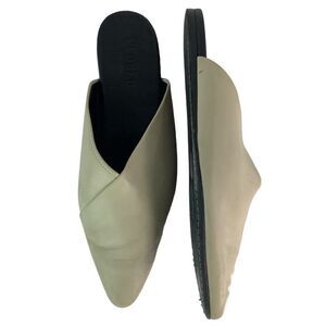 Closed Leather Off White Leather Flat Heel Women’s Mules Shoes Sz 39/8.5